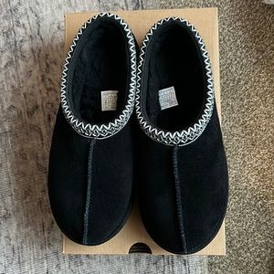 SOLD UGG Tasman slipper size 10